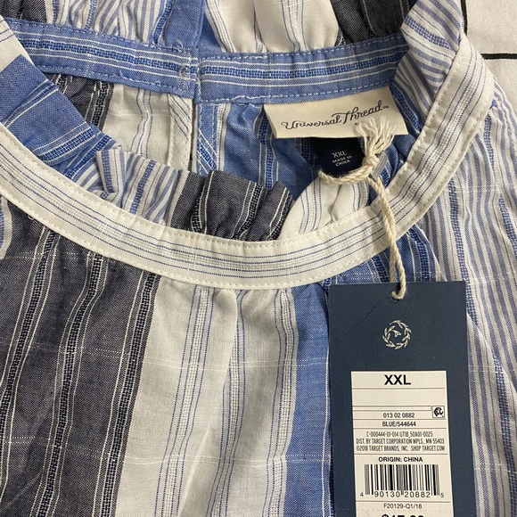 High collar ruffle top - Picture 3 of 3